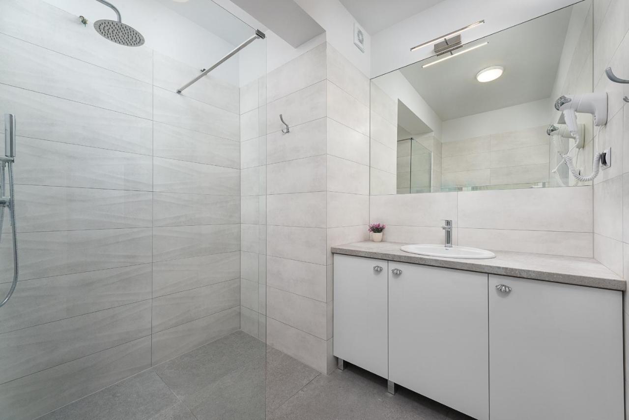 Roza Baltyku - Apartamenty I Pokoje A Дембкі Екстер'єр фото